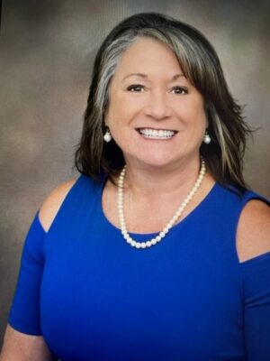 Donna Webb Donna Webb, a seasoned executive with 40 years in insurance and finance, excels in strategic planning, marketing, budgeting, disaster preparedness, and business ownership. With experience coaching 110 agency owners, she prioritizes empathy and active listening. Donna holds a BA in Criminal Law from the University of South Florida and is a Financial Services Certified Professional.